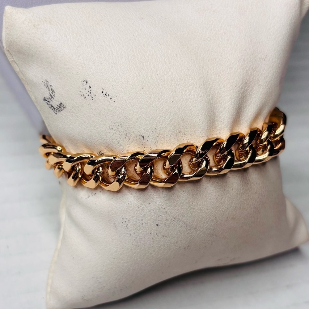 New ETTIKA Gold Starry Charms 18K Gold Plated Chain Link Bracelet - Picture 4 of 8